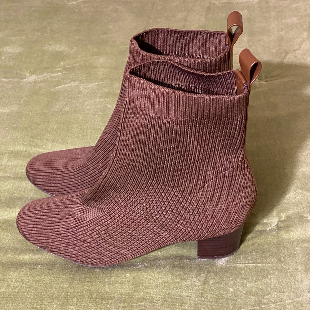 Joie Women’s Ribbed Pull On Stretch Neely
Ankle Boots Black Sz 10 OSS